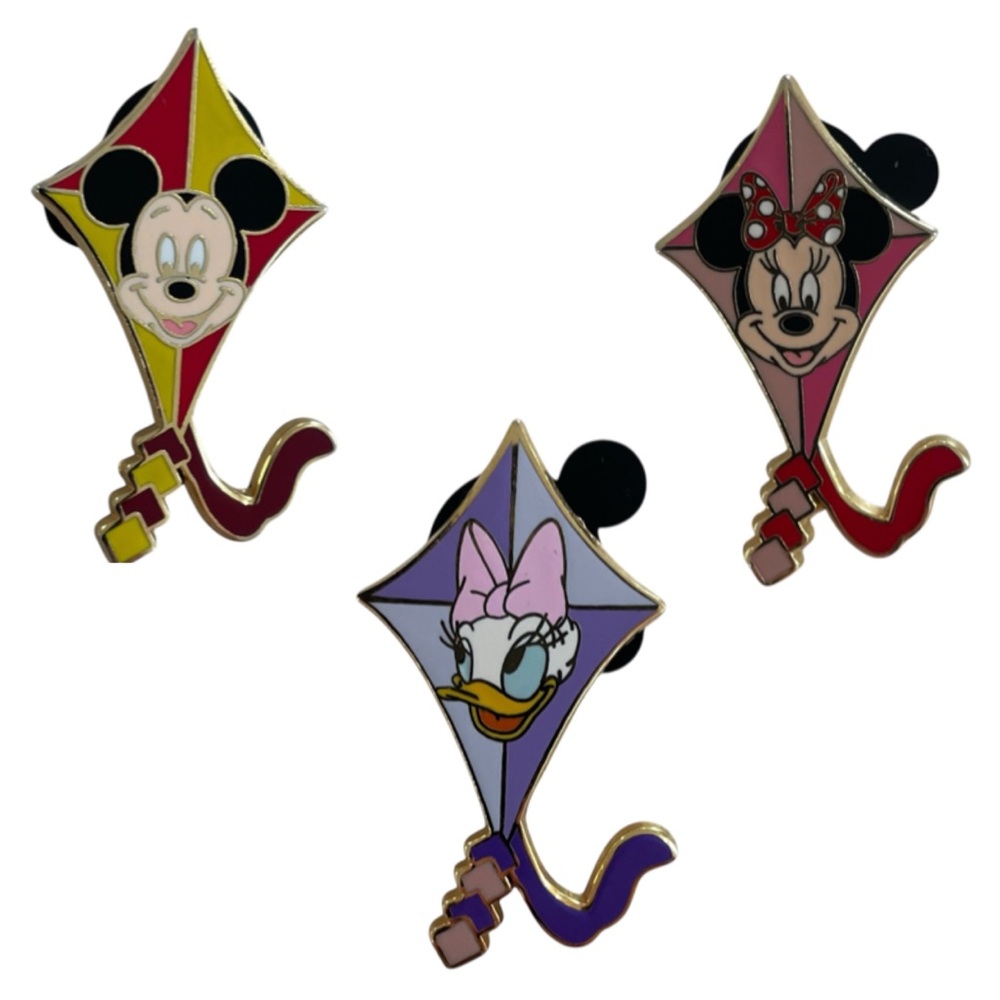Disney Pins Set of 3 Kite Pins Minnie Mouse, Mickey Mouse, Daffy Duck 2004 EUC